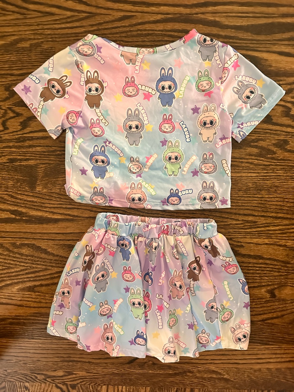 Like new Matching short sleeve shirt and skort Lababu cozy set